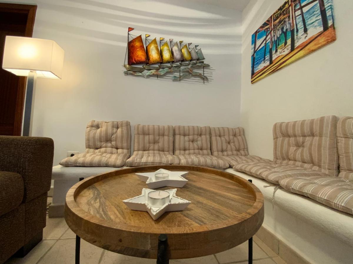 Calima Holiday House カレタ・デル・セボ エクステリア 写真