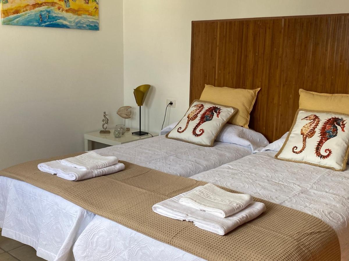 Calima Holiday House カレタ・デル・セボ エクステリア 写真