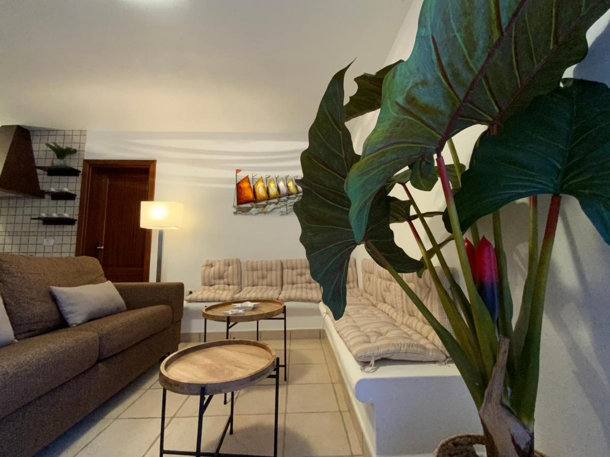Calima Holiday House カレタ・デル・セボ エクステリア 写真